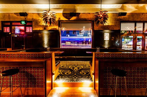 Empire Hotel - VIC Tourism 0