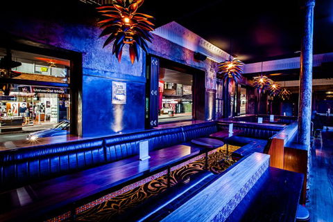 Empire Hotel - VIC Tourism 1