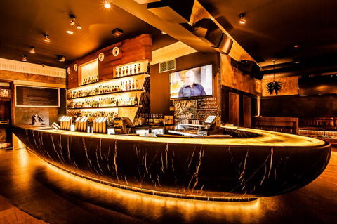 Empire Hotel - VIC Tourism 2