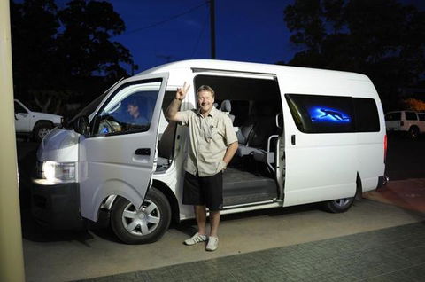 A Friend In Hand - VIC Tourism 2