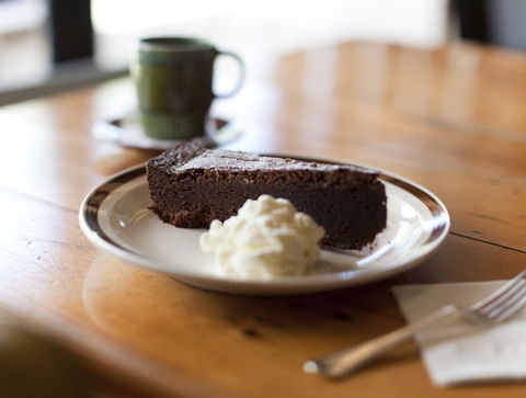 A Bite To Eat, A Drink As Well - VIC Tourism 1