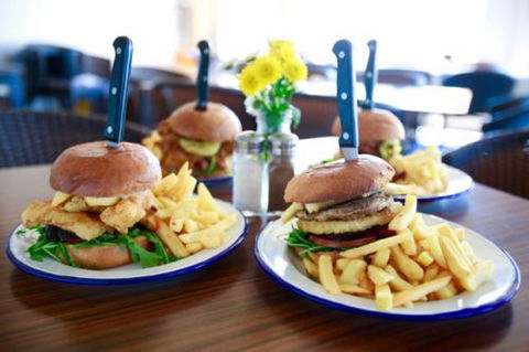 Hadleys Hotel - VIC Tourism 3