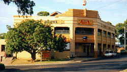 Royal Hotel Drouin - VIC Tourism 0