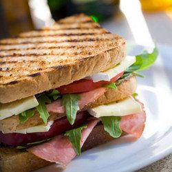 Victoria Hotel - VIC Tourism 1