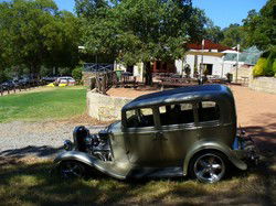 Jarrahdale Tavern - VIC Tourism 1