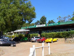 Jarrahdale Tavern - VIC Tourism 3