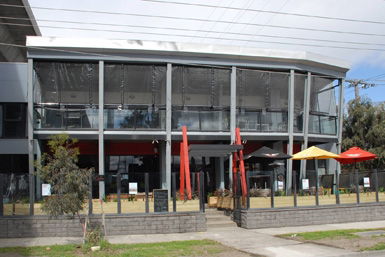 Underbridge Sports Bar & Cafe - VIC Tourism 0