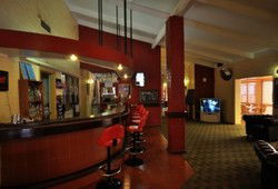 Newman Hotel Motel - VIC Tourism 1