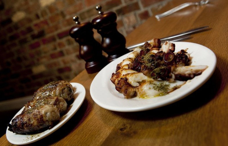 Nobby Beach QLD VIC Tourism