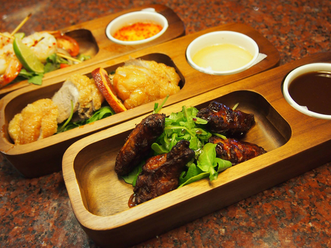 Dicey's Bar & Grill - VIC Tourism 5