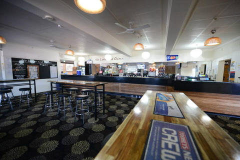 Lakes & Ocean Hotel - VIC Tourism 0