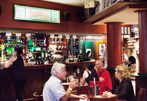 O'Malley's Irish Pub - VIC Tourism 2