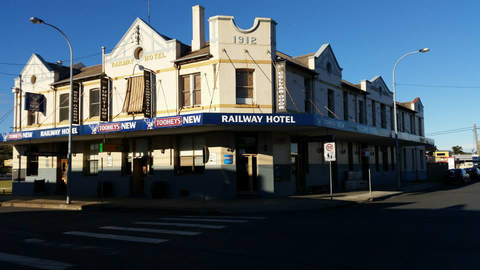Railway Hotel - VIC Tourism 1