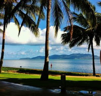 Harolds Seafood on The Strand - VIC Tourism