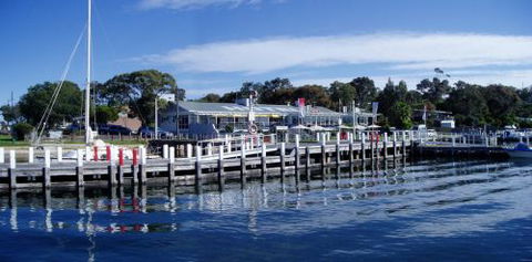 Metung Hotel - VIC Tourism 0