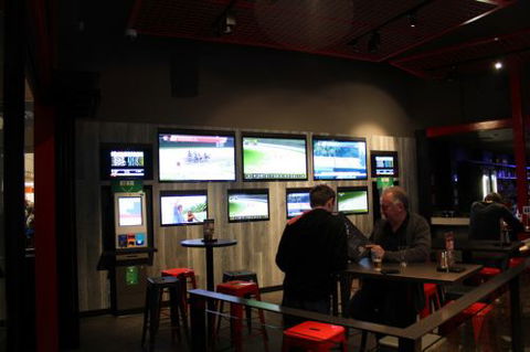 The Sporting Globe Bar & Grill - VIC Tourism 2