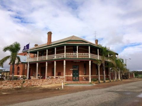 Greenhills Inn - VIC Tourism 2