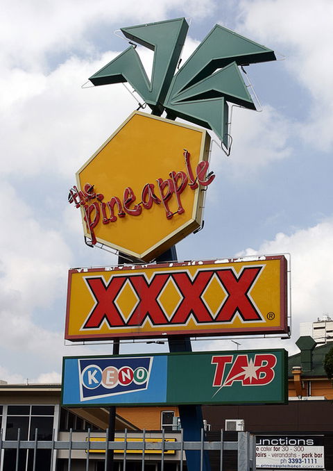 Pineapple Hotel - VIC Tourism 0