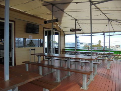 Zebra Crossing Bar & Bistro - VIC Tourism 4