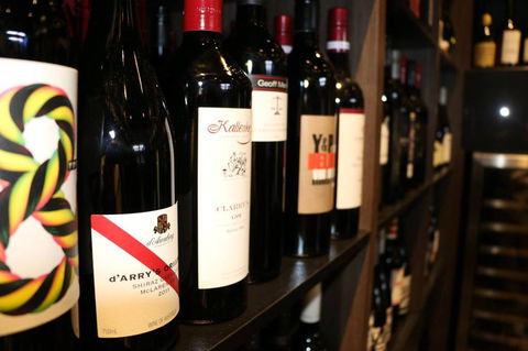 V -wall Tavern Blue Water Brasserie - VIC Tourism 2
