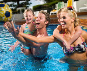 V3 Bar @ Novotel Brighton Beach - VIC Tourism 0