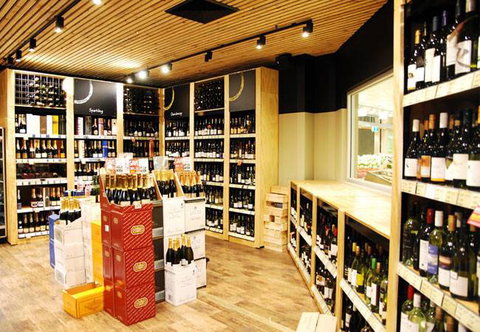 Vintage Cellars - VIC Tourism 4