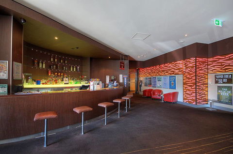Hotel CBD - VIC Tourism 1