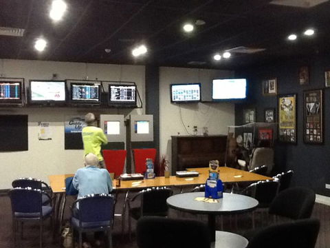 Tennant Creek Memorial Club - VIC Tourism 4