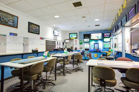 Taree Leagues Sports Club - VIC Tourism 1