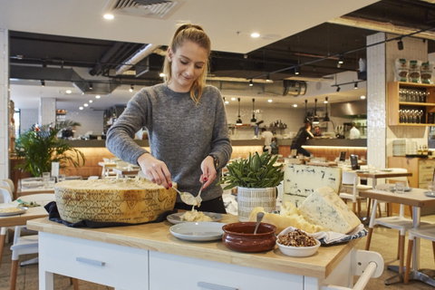 Flaming Cheese Wheel And Wine Experience: Brisbane - VIC Tourism 0
