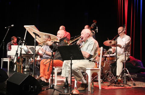 Noosa Jazz Party - VIC Tourism 0