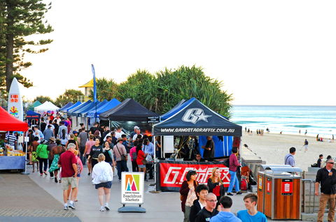 Surfers Paradise Beachfront Markets - VIC Tourism 1
