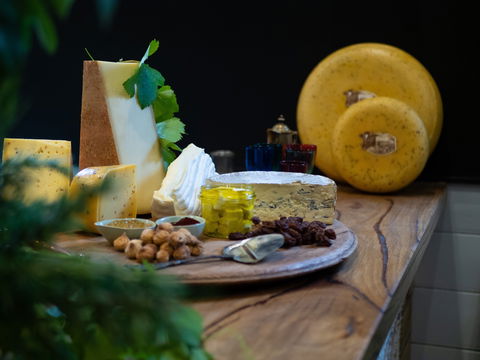 Taste Yarra Valley - Tasting Flights: Wine And Cheese - VIC Tourism 1