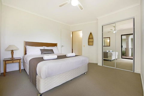 Whale Watch Ocean Beach Resort - VIC Tourism 2