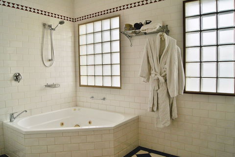 Fire Station Inn - VIC Tourism 5