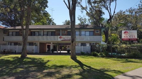 Port Stephens Motel - VIC Tourism 3