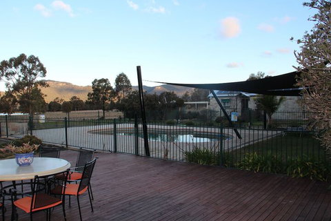Starline Alpacas Farmstay Resort - VIC Tourism 4