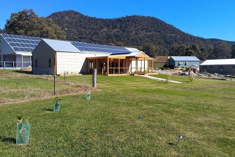 Starline Alpacas Farmstay Resort - VIC Tourism 3