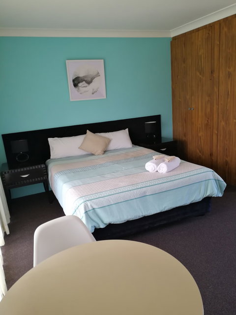 Lakeside Lodge Motel - VIC Tourism 5