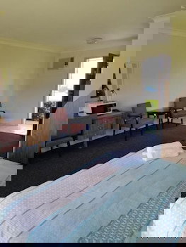 Lakeside Lodge Motel - VIC Tourism 6