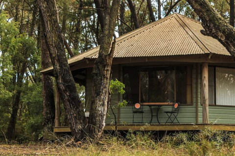 Federation Gardens & Possums Hideaway - VIC Tourism 1