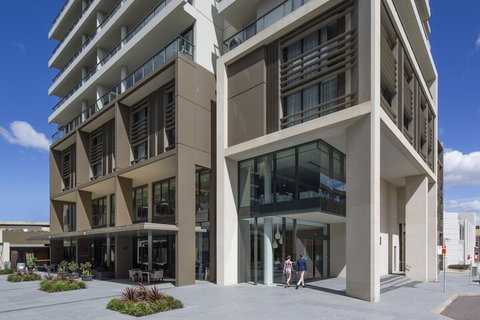 Novotel Newcastle Beach - VIC Tourism 3