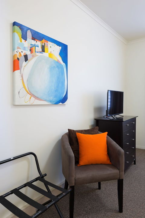 Redcliffe Motor Inn - VIC Tourism 4