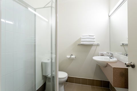 Redcliffe Motor Inn - VIC Tourism 6