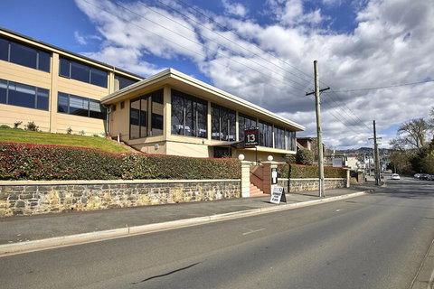 Commodore Regent - VIC Tourism 2