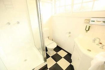 Fox And Hounds Inn - VIC Tourism 5