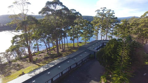 Fox And Hounds Inn - VIC Tourism 1
