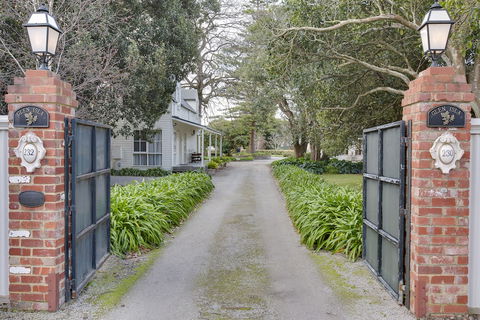 Glen Isla House - VIC Tourism 1