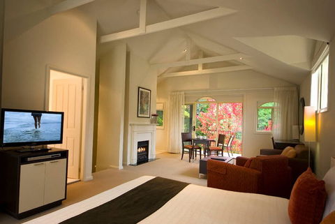 Falls Mountain Retreat - VIC Tourism 4