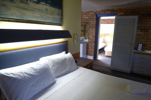 Wanderlight Motor Inn - VIC Tourism 7